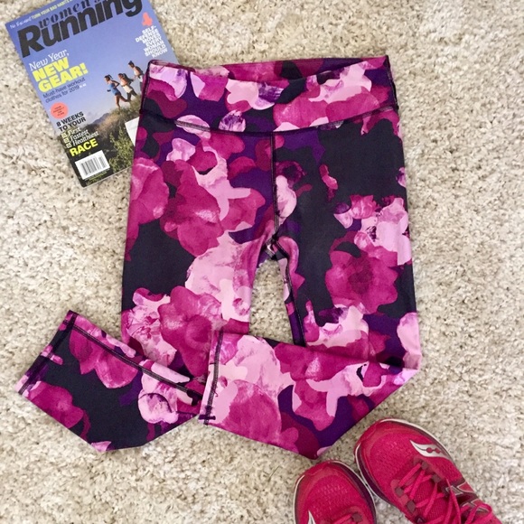 Fabletics Pants - Fabletics Salar Printed PowerHold Capris